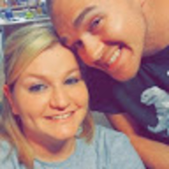 Meet your Posher, Stephanie - Picture 1 of 1